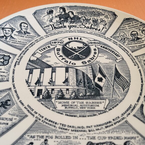 NHL Buffalo Sabres 10th Anniversary Commemorative Plate 1980 Roster - Picture 2 of 3